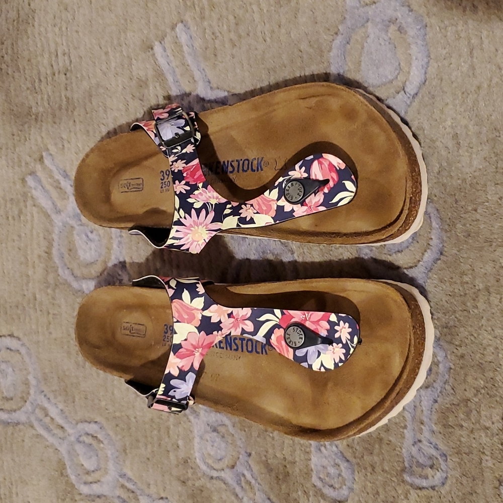 Sold 🤑 Floral Birkenstock sandles 9.5